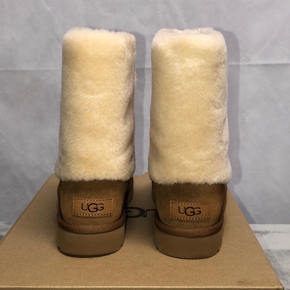 UGG Classic Short II Size5/6 Sherpa Boots - Picture 4 of 6